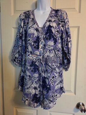 Raga Lavender Floral V-Neck Button Front Romper Size Medium